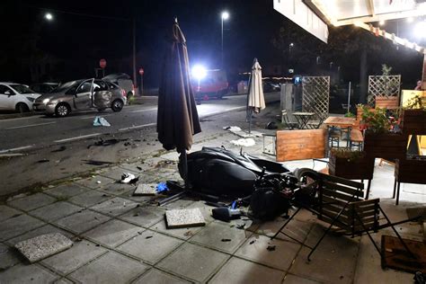 Violento Scontro Fra Auto E Scooter A Santo Stefano Foto Massimo Argnani