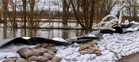 Hochwasserlage Pegelst Nde Sinken Nur Teilweise Tagesschau De