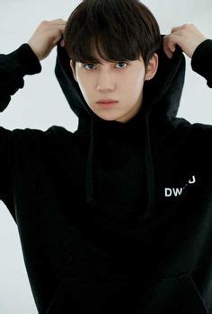 Hot Sexy Yunseong Bikini Pics