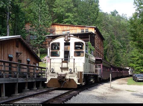 Kt 106 Big South Fork Scenic Railway Emd Sw9 At Barthell Kentucky By