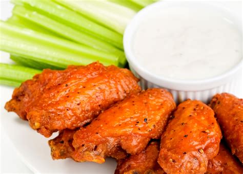 Buffalo Wings With Blue Cheese Dip Ilovecooking