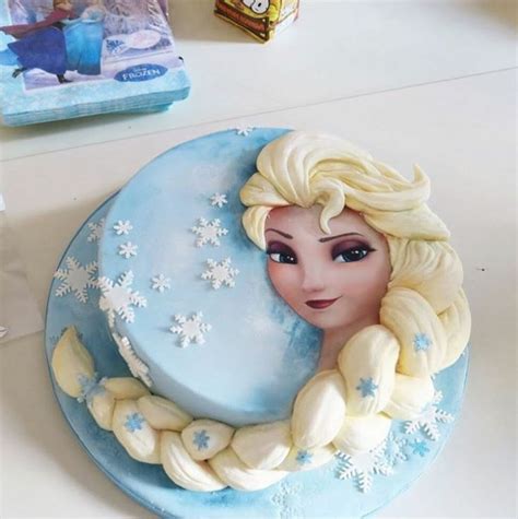 Pin by Sónia Varela on Bolos Frozen birthday cake Frozen birthday