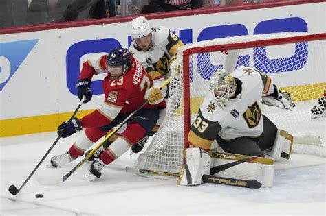 Panthers Rally Top Golden Knights 3 2 In Ot In Game 3 Of Stanley Cup