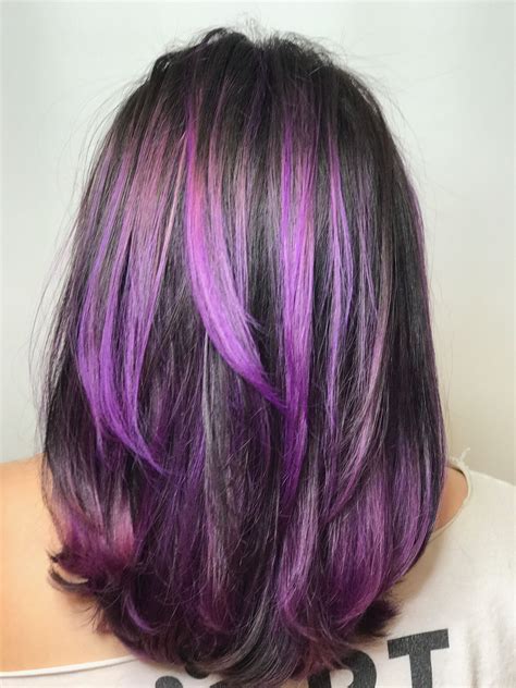Beauty bloggers are obsessed with purple hair highlights in brown hair 22