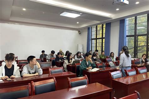 新传院：新闻与传播学院朋辈互助员培训顺利召开 湖南大学党委学生工作部（处）（人民武装部）