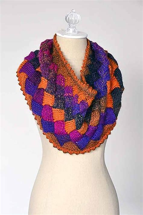 Free Entrelac Cowl Pattern Using Classic Shades Yarn Entrelac