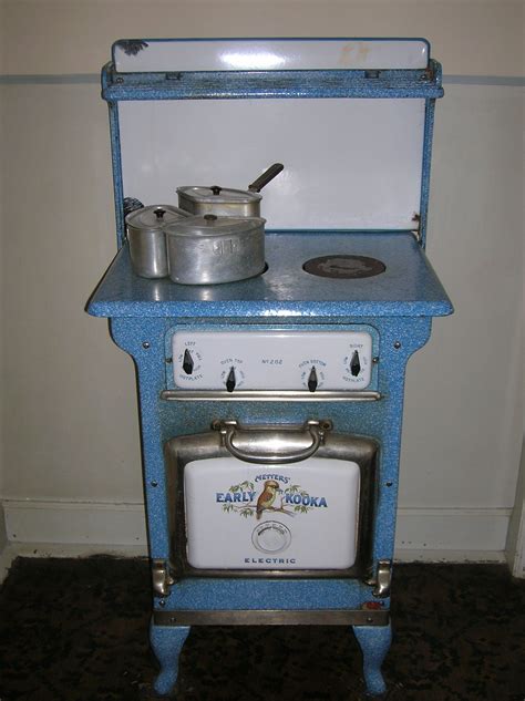 Vintage Electric Stove Calthorpe House Canberra Australia Vintage