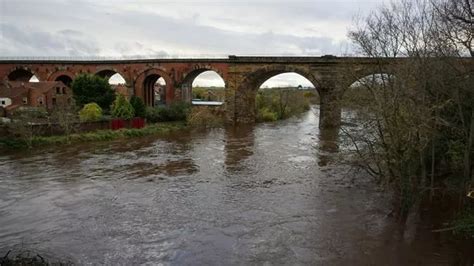 Flood Defences Put Up As Water Levels Begin To Rise In Yarm Teesside Live