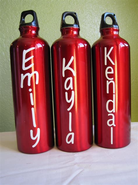 Crafts and Crap: Personalized Water Bottles