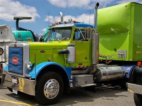 Historic Trucks: Peterbilt trucks - 75th anniversary