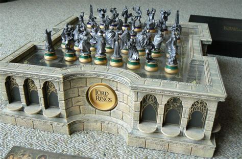 Lord of the Rings chess set | Interior Design Ideas