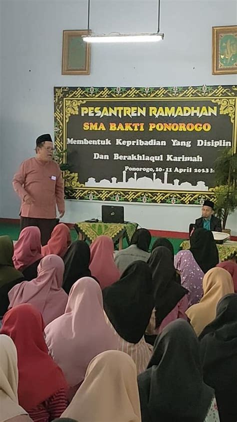 Pondok Ramadhan Hari Kedua Dengan Pemateri Drs H Sirdjanul Ghufron M