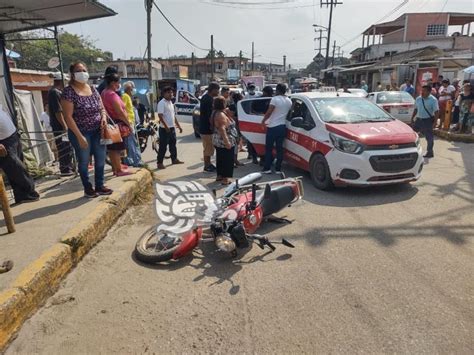 Joven Resulta Lesionada Tras Ser Impactada En Su Motocicleta