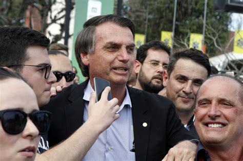 Bolsonaro Acompanha Desfile Dos Campe Es Na Expointer