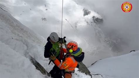 Alpinisti Bloccati Sulla Parete Nord Di Punta Venezia Spettacolare