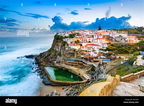 Azenhas do Mar ciudad costera de Portugal Fotografía de stock Alamy