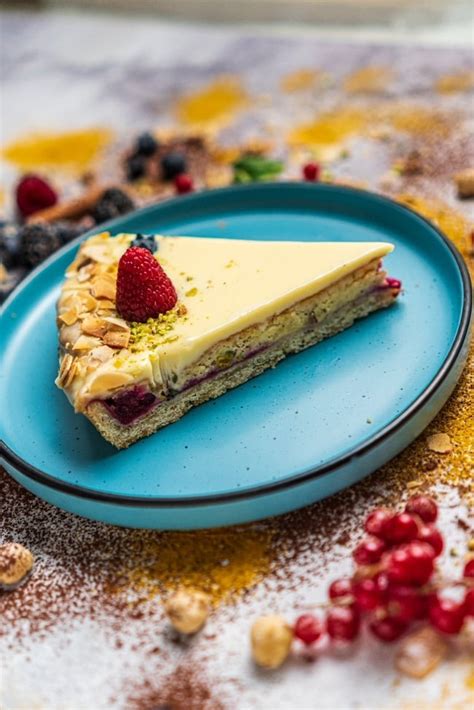 Atelierul De Tarte Tarta Cu Visine Lamaie Si Ciocolata Alba