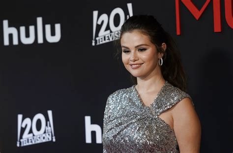 AI Generated Pic Of Selena Gomez At Met Gala Goes Viral Even Though