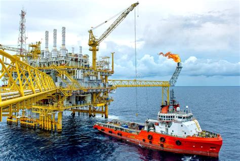 Offshore Oil Rig Platform Stock Image Image Of Exploration