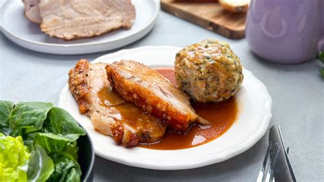 Bayrischer Krustenbraten Knuspriger Als Der Bayrische Dialekt