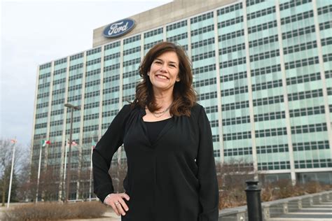 Suzy Deering Fords New Chief Marketer Brings Data E Commerce Know How