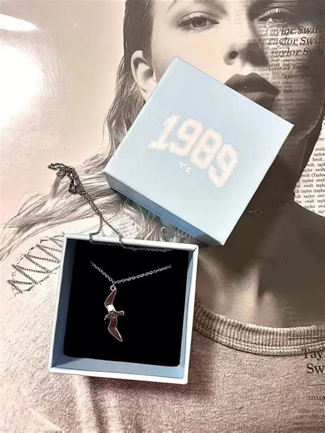 Taylor swift necklace – Jeunesstore