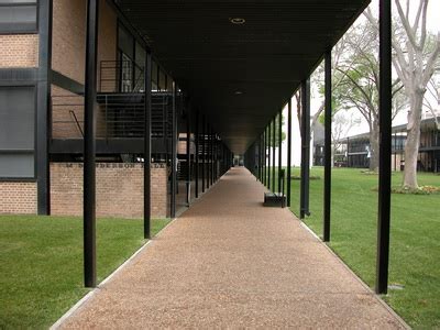 Image Gallery: St. Thomas University, Houston, Philip Johnson