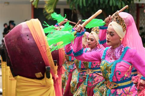 Hypeabis KEINDAHAN TARI RAMPAK BEDUNG