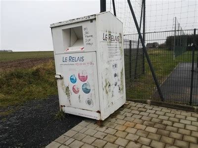 Box de collecte de vêtements Le Relais Gavrelle France Permanent