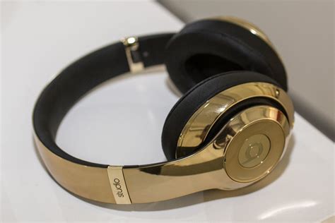 Gold Beats by Dr. Dre Pill 2.0 and Headphones » Gadget Flow