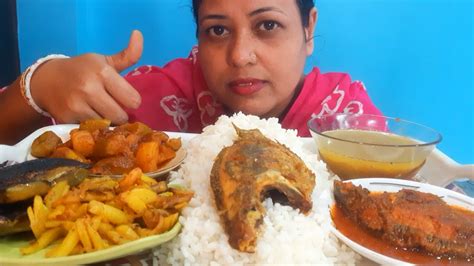 EATING RICE WITH POTATO FRY POTOL CHINGRI CURRY FISH FRY AND FISH