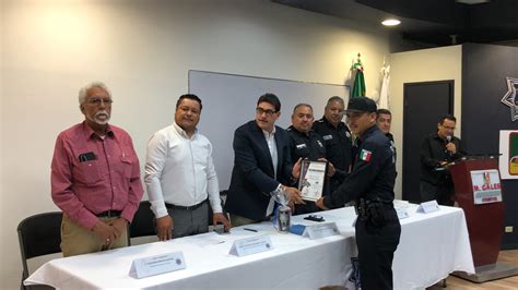 Reconocen Al Oficial Jesús Méndez Santiago Como El Policía Del Mes En Nogales Infonogales