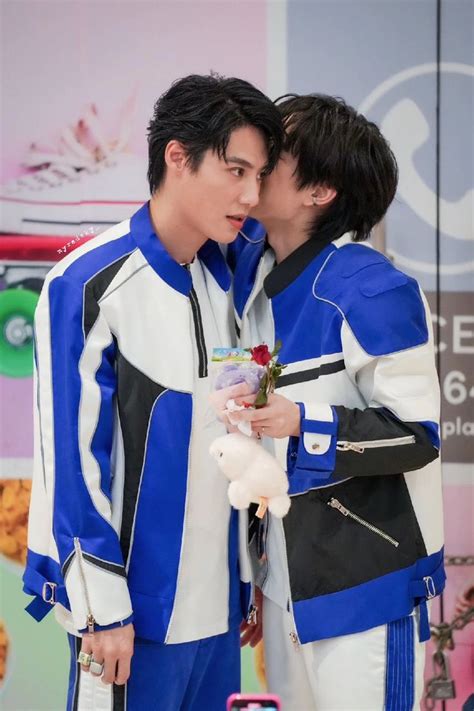 ปกพนโดย Fav ใน Pit Babe ในป