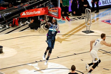 Khris Middleton Participates In 2020 Taco Bell Skills Challenge Photo