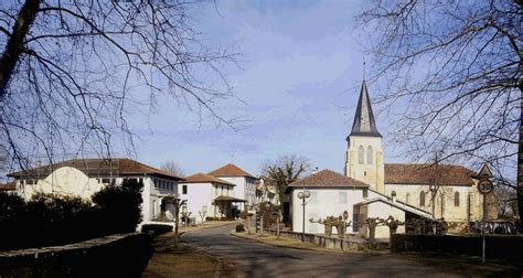 40230 Josse, France (D466) Open-air single walled fronton #288