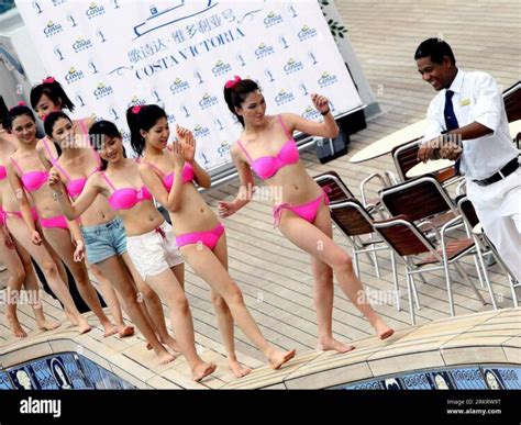 8 Hot Sexy Cheng Fei Bikini Pics