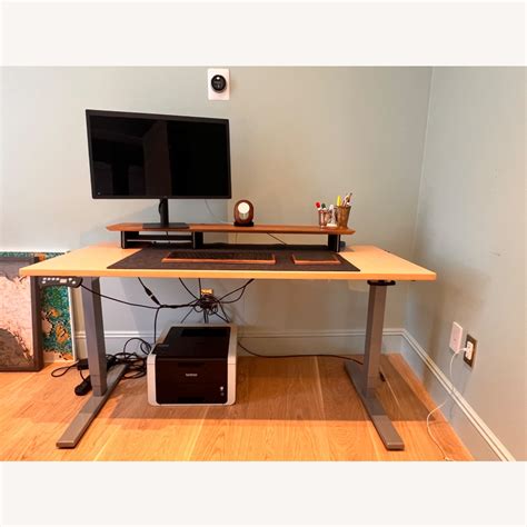 Modern Adjustable Standing Desk - AptDeco