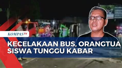 Bus Rombongan Siswa Terguling Di Ciater Orangtua Berkumpul Di Sekolah