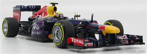 MINICHAMPS 110130072 Masstab 1 18 RED BULL F1 RB9 N 2 SHOWCAR 2013