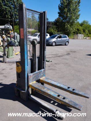 Carrello Elevatore Manuale Sollevamento Elettrico In Castelfidardo Italy