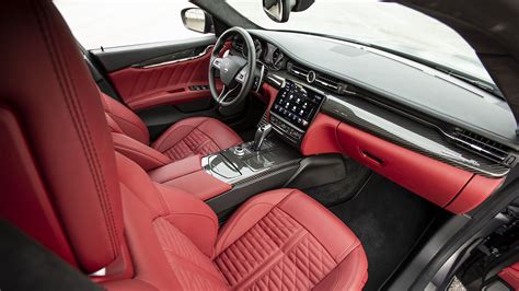 Maserati Quattroporte Interior Layout & Technology | Top Gear