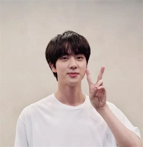 Bts Community Posts Dear Jin From Army ジンくん 今日も一日 お疲れさまでした 毎日頑張る気力を