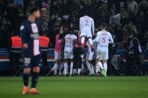 Paris Saint Germain Lose At Home To Lyon