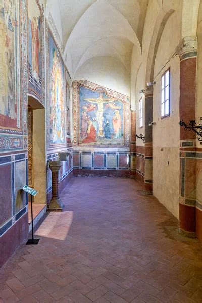 San Gimignano Toscana De Italia Frescos En La Iglesia De San Lorenzo