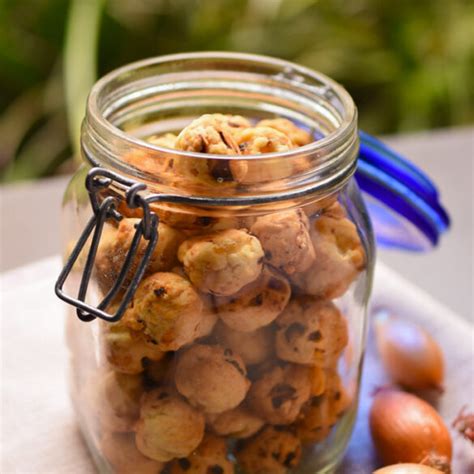 Biscoitinho De Cebola Caseiro Na Cozinha Da Helo