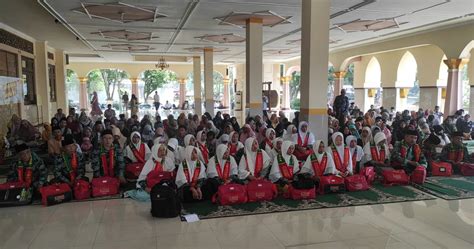 Dewangga Semarang Berangkatkan Puluhan Jama Ah Umroh Syawal Dari Masjid