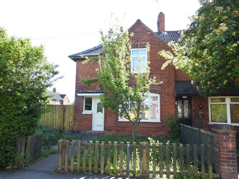 3 Bed End Terrace House To Rent In Barnsley Street Hull Hu8 £625 Pcm