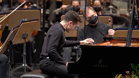 El Pianista Juan Pérez Floristán Dedica A Mozart El Concierto De “solistas Y Maestros De La Ross”