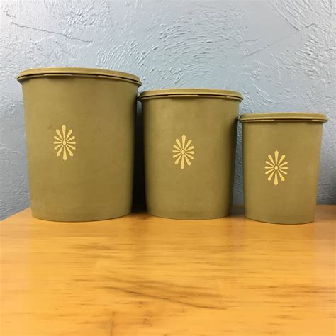 Olive Green Sunburst Tupperware Canister Set Set Of 3 Servalier Snap