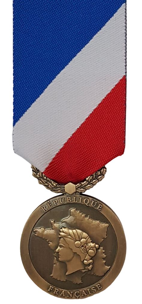 Une nouvelle médaille pour récompenser les agents de l administration